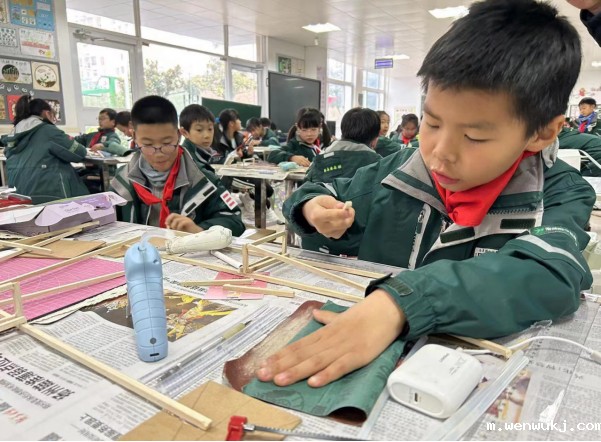 1703048743160197.jpg 1703048735093.jpg